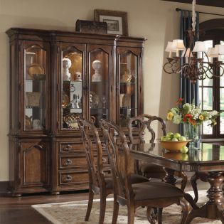 204243 CotswoldDisplay Cabinet