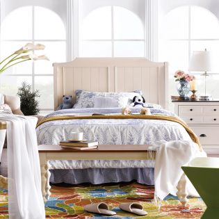 Summerlyn-Sleigh-HBQueen Sleigh Bed