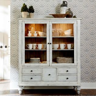 661W 5468Curio Cabinet